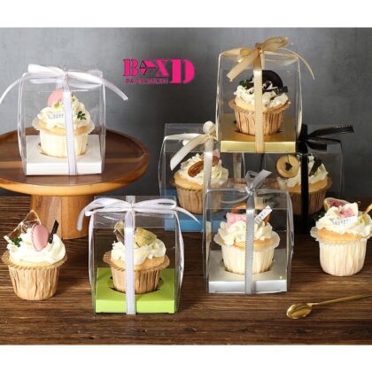 กล่องคัพเค้ก 1 ช่อง พลาสติกใส PVC พร้อมฐาน ราคาต่อ1ใบ CC001 รหัส CC001 | BoxDee