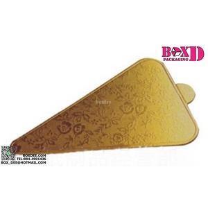 แผ่นกระดาษรองเค้ก สีทองมีลายสวยงาม แพคละ 50 ชิ้น BDP21
