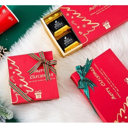กล่องคริสต์มาส Chritmas กล่องขนมแบ่ง 4 ช่อง 6ช่อง (กล่องแดงต้นคริสมาสต์ทอง) รหัส CT02 | BoxDee