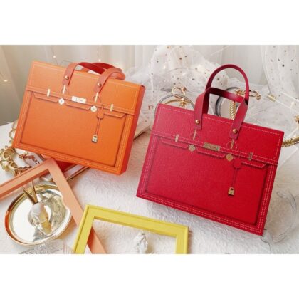 กล่องขนม แบ่ง 6 ช่อง มีหูหิ้ว กล่องคุ๊กกี้ ไฮโซพรีเมี่ยม (H) ทรงนอน (MOON163)