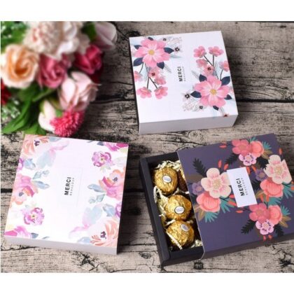 กล่องช็อคโกแลต 9 ชิ้น(AA06) ลายดอกไม้ ขนาด 13.2x13.2x4 ซม. รหัส AA06 | BoxDee