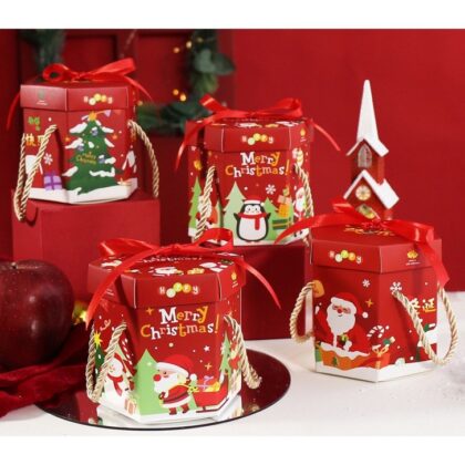 (แพค 5 ใบ)กล่องคริสต์มาส Chritmas ทรงห้าเหลี่ยม หูหิ้ว กล่องคุ๊กกี้ กล่องของขวัญ ขนาด 9.5x10 ซม. รหัส KK33 | BoxDee