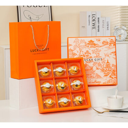 กล่องขนม 9ช่อง กล่องเค้ก กล้องคัพเค้ก พร้อมถุงหิ้ว สีส้ม Luck Gift (MOON240)