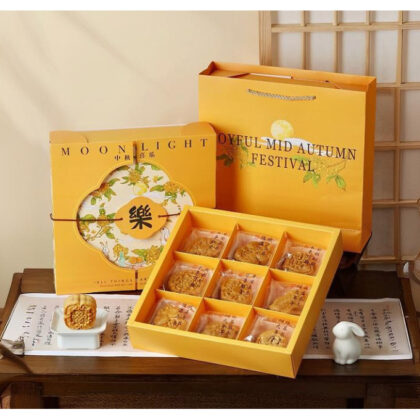 กล่องขนม 9ช่อง กล่องเค้ก กล่องคัพเค้ก กล่องเหลืองหน้าต่างดอกไม้พร้อมถุงหิ้ว (MOON179)