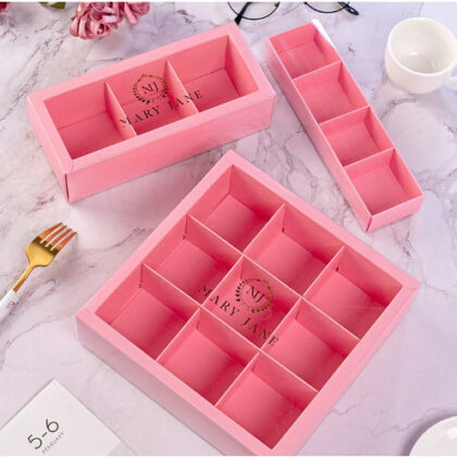 กล่องชมพู ฝาเลื่อนใส 3 ช่อง 4 ช่อง 9 ช่อง / Valentine’s Day กล่องของขวัญ กล่องขนมแบ่งช่อง （AA17） รหัส AA17 | BoxDee
