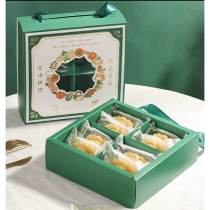 กล่องเค้ก ขนมไหว้พระจันทร์ 4 ช่องกล่องเขียวกระต่ายรอบหน้าต่าง(MOON134)