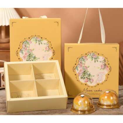 กล่อง ขนมไหว้พระจันทร์ 50-80กรัม หูหิ้ว (กล่องเหลืองครีมกระต่ายดอกไม้MOONCAKE)(MOON138)