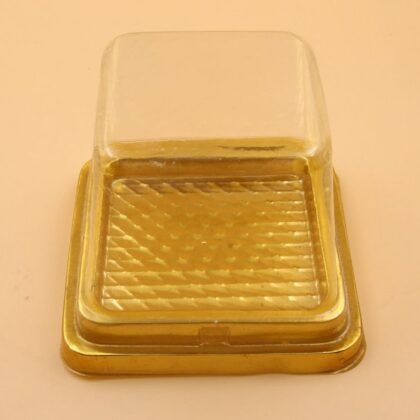 กล่องเบอเกอรี่ เค้กมินิ บราวนี่ ฐานสีทอง ฝาสูง ขนาด 10*10 *8 cm แพค 50 ใบ ร้านเบเกอรี่ ZZ004