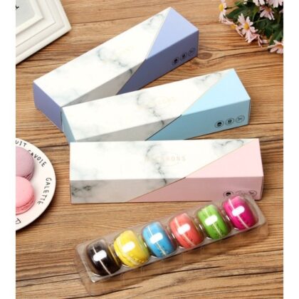 กล่องใส่มาการอง 6 ชิ้น กล่อง+ถาดพลาสติก (ลายหินอ่อนคาดสี) 23x6x4 ซม ร้านขนม MA12