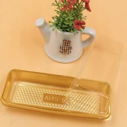 ถาดเบเกอรี่เล็ก ฐานทอง ใส่ขนมชิ้น เค้ก บราวนี่ ร้านเบเกอรี่ 2.5x14x4 ซม แพค 50 ใบ ZZ008