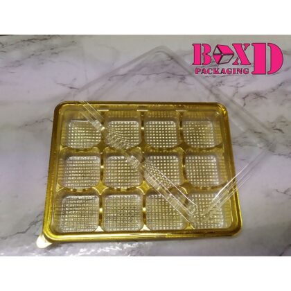 กล่อง 12 ช่อง  พร้อมฝา ฐานสีทอง ลูกเต๋า(แพค20ใบ) ZZ070