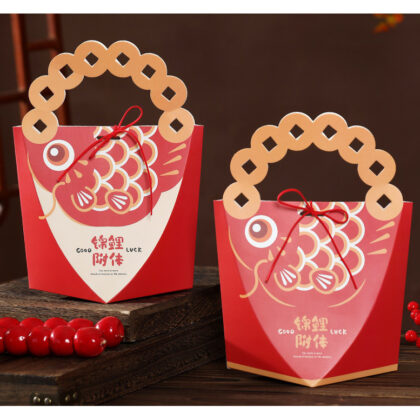 กล่องขนม ของขวัญ ตรุษจีน กล่องหูหิ้วปลาคราฟ （CNY77）