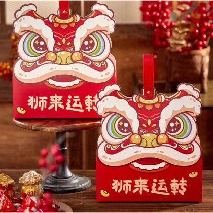 กล่องเค้ก ขนม ขวัญ ตรุษจีน ปีใหม่ หูหิ้ว สิงโต 9.2x8.8x22 ซม ของฝาก CNY83