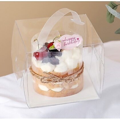 กล่องเค้กใส PVC 1ปอนด์ พร้อมฐานรองสีขาว ทรงสี่เหลี่ยมจัตุรัส + มีหูหิ้ว 15x15x13-19.5x19.5x15 ซม ร้านเบเกอรี่ PP10