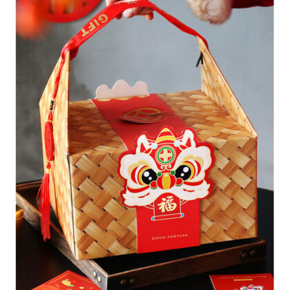 กล่องขนม  กล่องของขวัญ คุ๊กกี้ ตรุษจีน คาดสิงโตหูหิ้ว (CNY118)